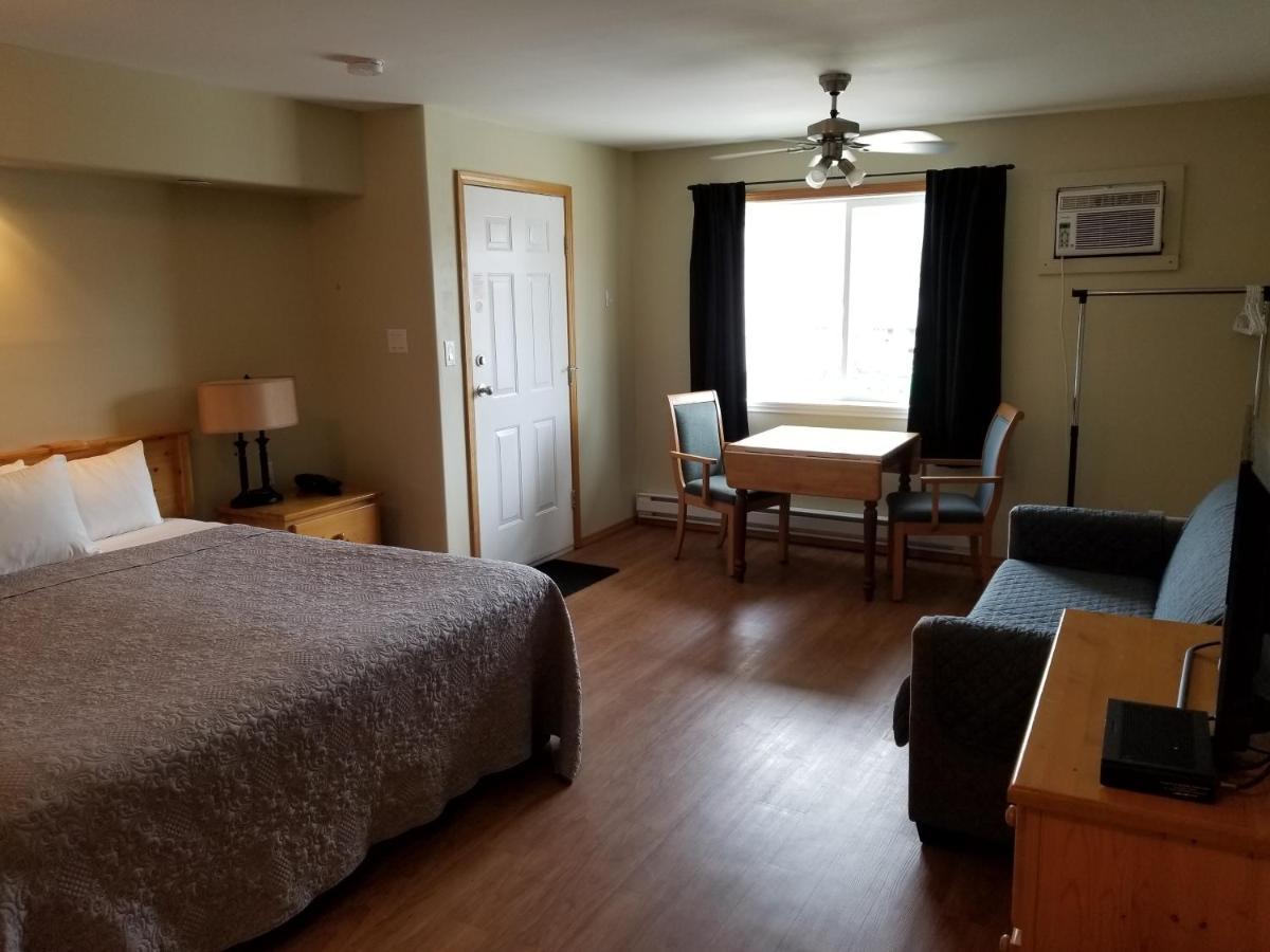 Osoyoos Lakeview Inn & Suites חדר תמונה