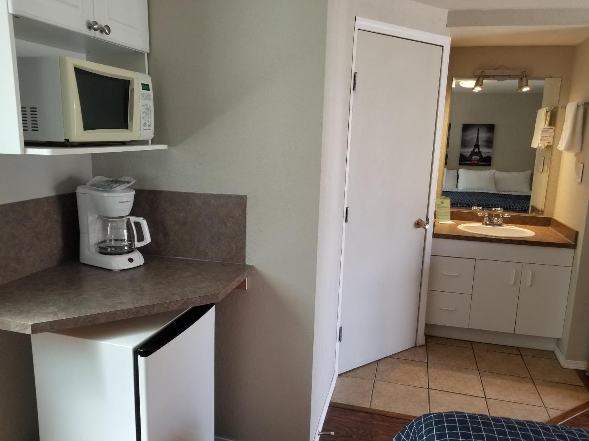 Osoyoos Lakeview Inn & Suites חדר תמונה